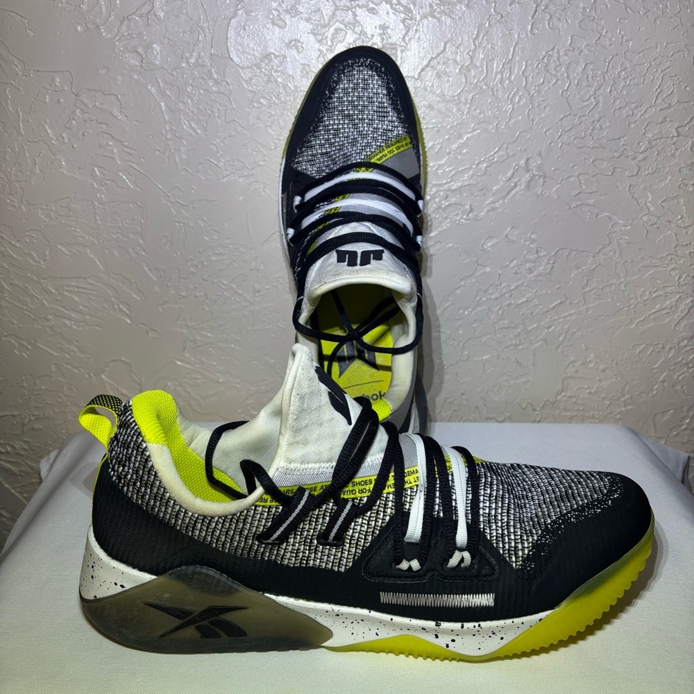 Reebok JJ III Cross Trainer Running Shoes Black/White/Yellow Mens Sz 15 EF4145
